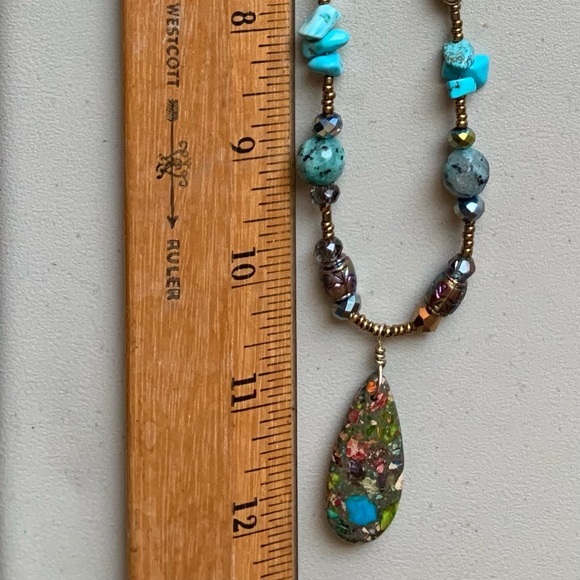 Beautiful stone and bead necklace - Picture 4 of 5